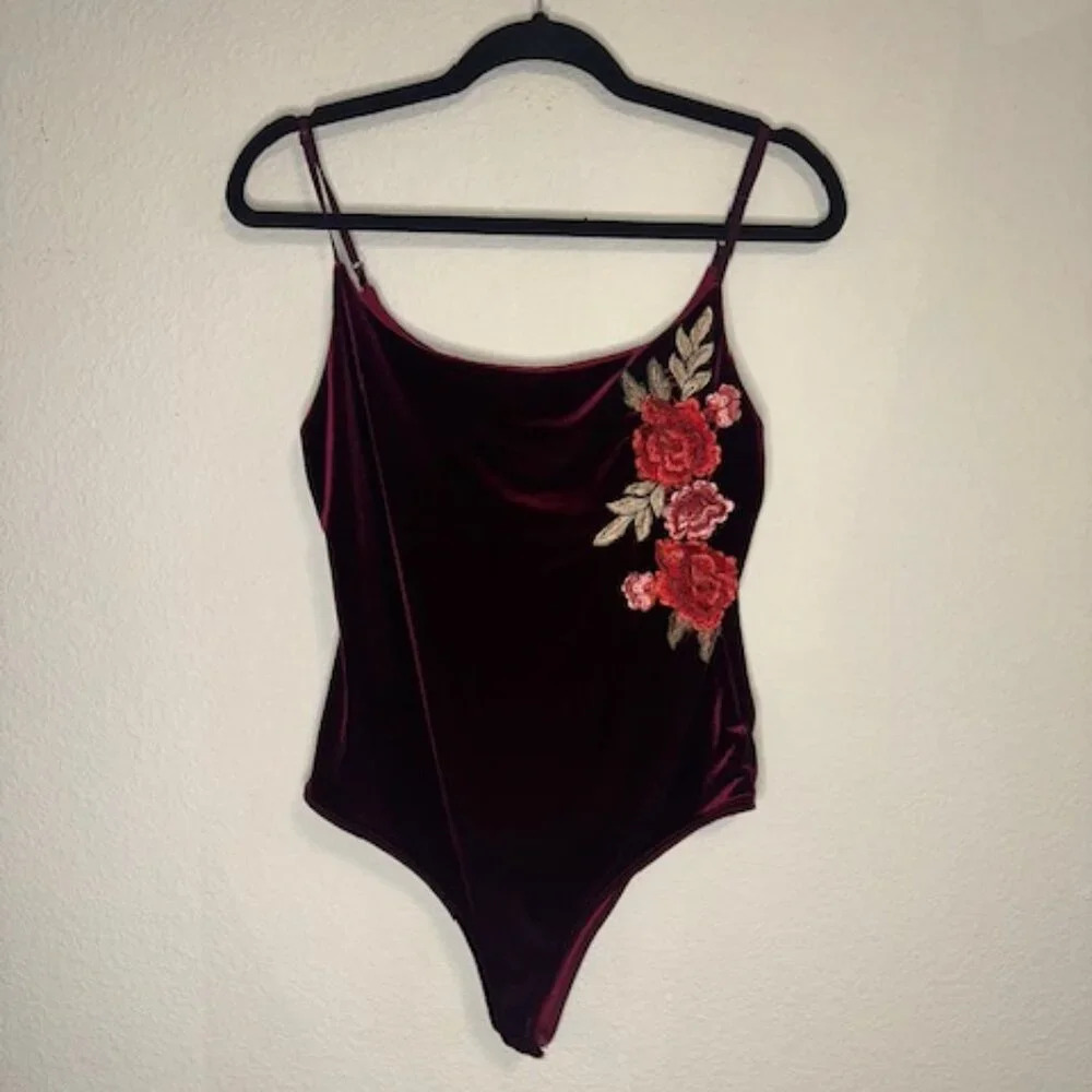 Embroidered Velvet Bodysuit‎ Socialite Embroidered Velvet Bodysuit - Picture 2 of 5